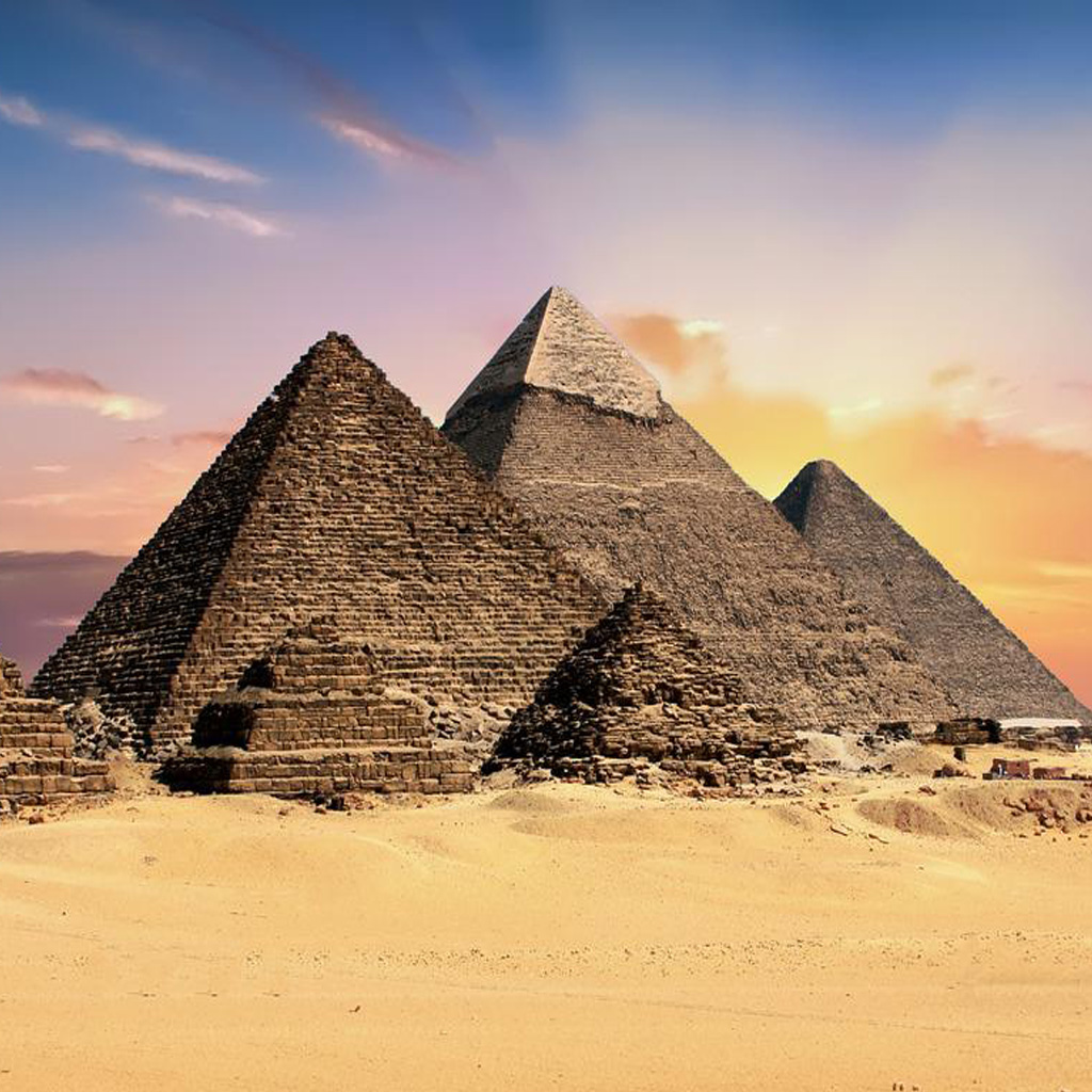 Pyramids & the Nile by train